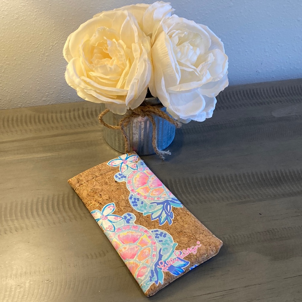 Lilly Pulitzer eyeglass or sunglass holder